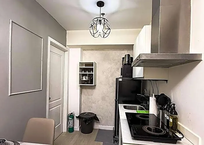 Azure Paranaque Near Naia Airport Free Highspeed Wifi And Netflix 3* 마닐라