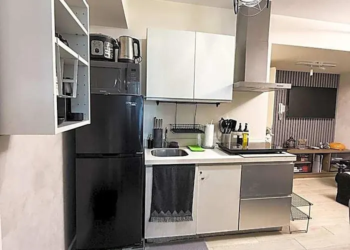 호텔 Azure Paranaque Near Naia Airport Free Highspeed Wifi And Netflix 마닐라