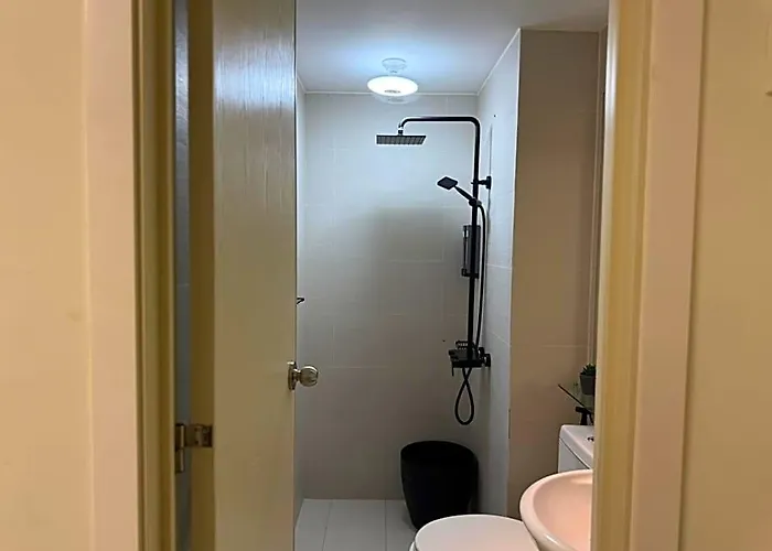 Azure Paranaque Near Naia Airport Free Highspeed Wifi And Netflix