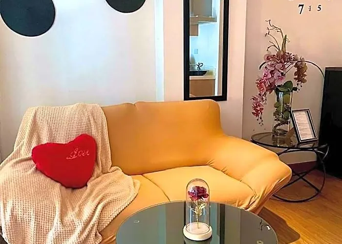 Azure Paranaque Near Naia Airport Free Highspeed Wifi And Netflix 호텔 3*